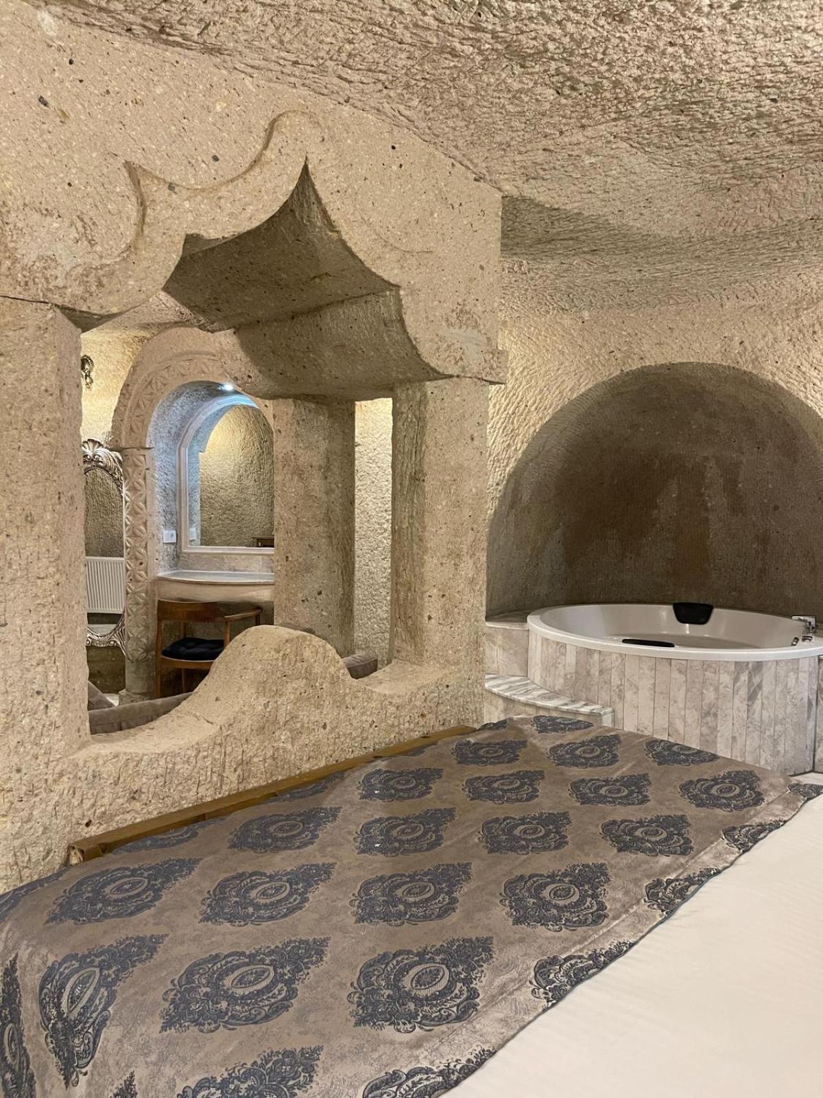 Cappadocia Empire Cave Hotel Гьореме Екстериор снимка